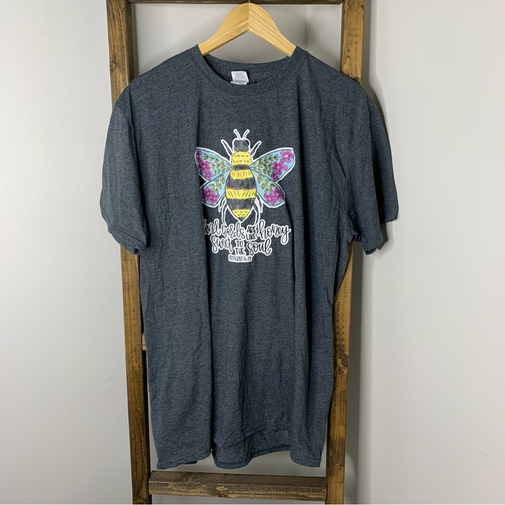 Gildan Softstyle Gray Graphic T-Shirt with Colorful Bee Design